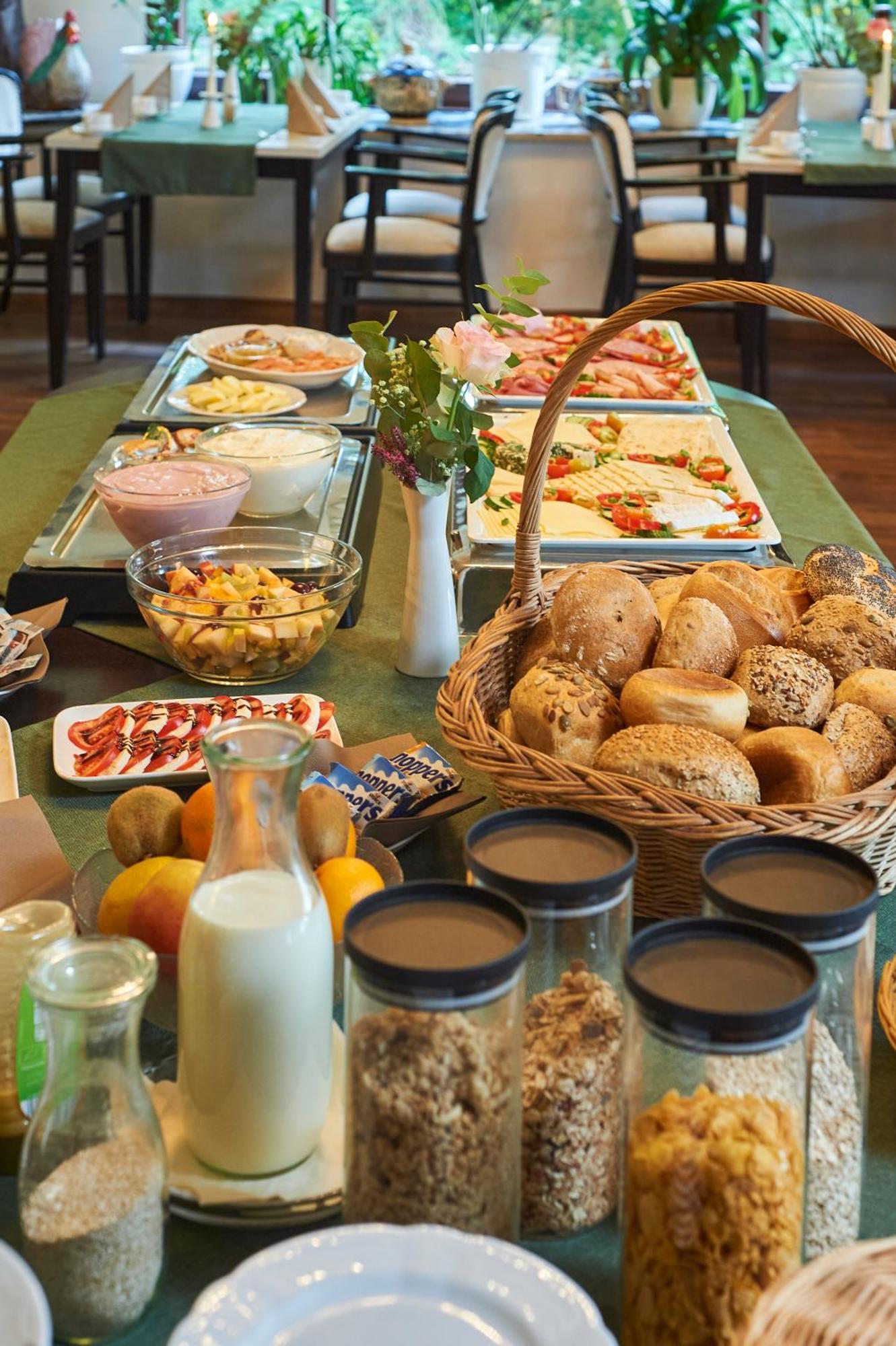 Hotel Restaurant Waldschloesschen 리에넨 외부 사진
